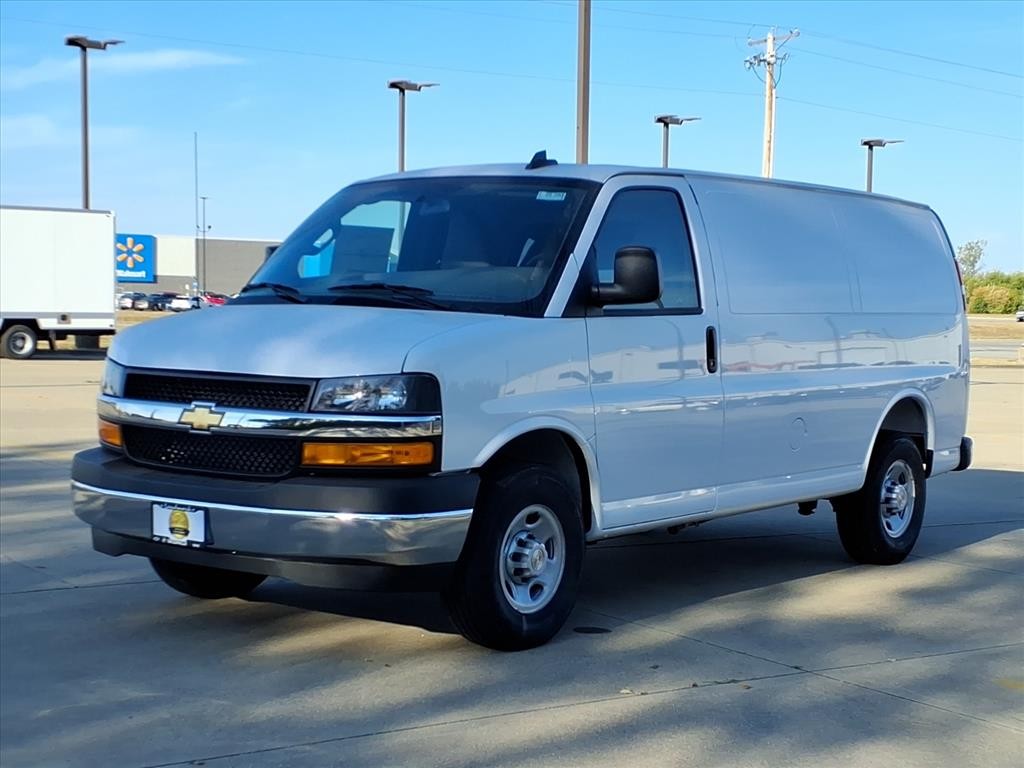 Chevrolet Express Cargo Van Vehicle Full-screen Gallery Image 2