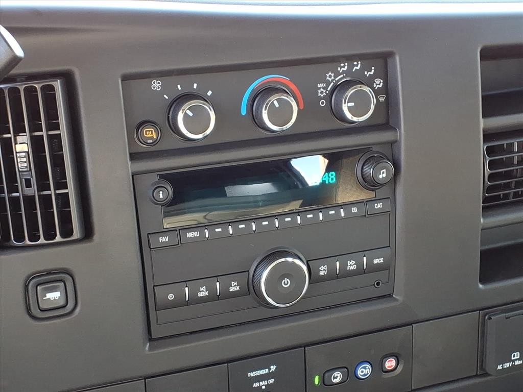 Chevrolet Express Cargo Van Vehicle Full-screen Gallery Image 7