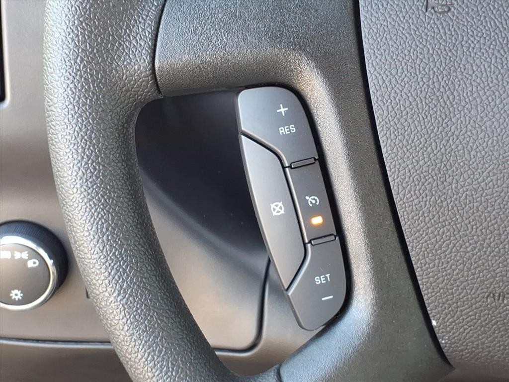 Chevrolet Express Cargo Van Vehicle Full-screen Gallery Image 9