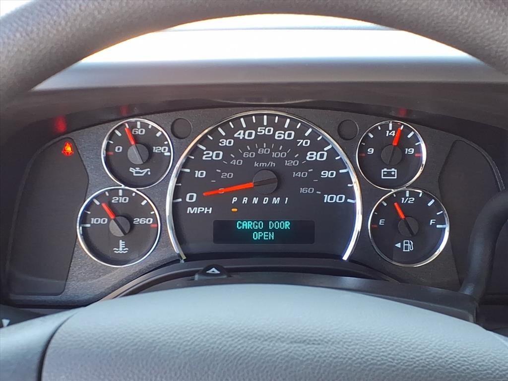 Chevrolet Express Cargo Van Vehicle Full-screen Gallery Image 10