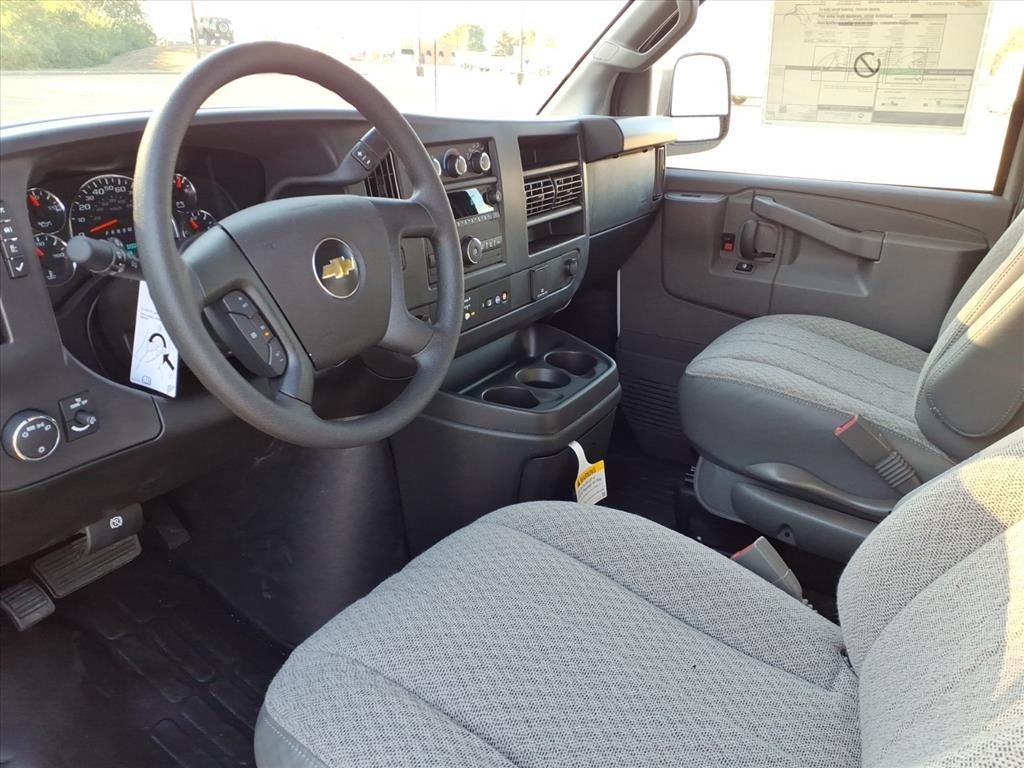 Chevrolet Express Cargo Van Vehicle Full-screen Gallery Image 13