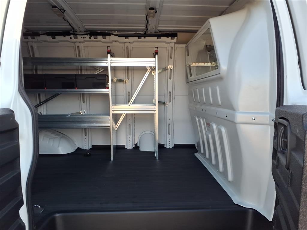 Chevrolet Express Cargo Van Vehicle Full-screen Gallery Image 14