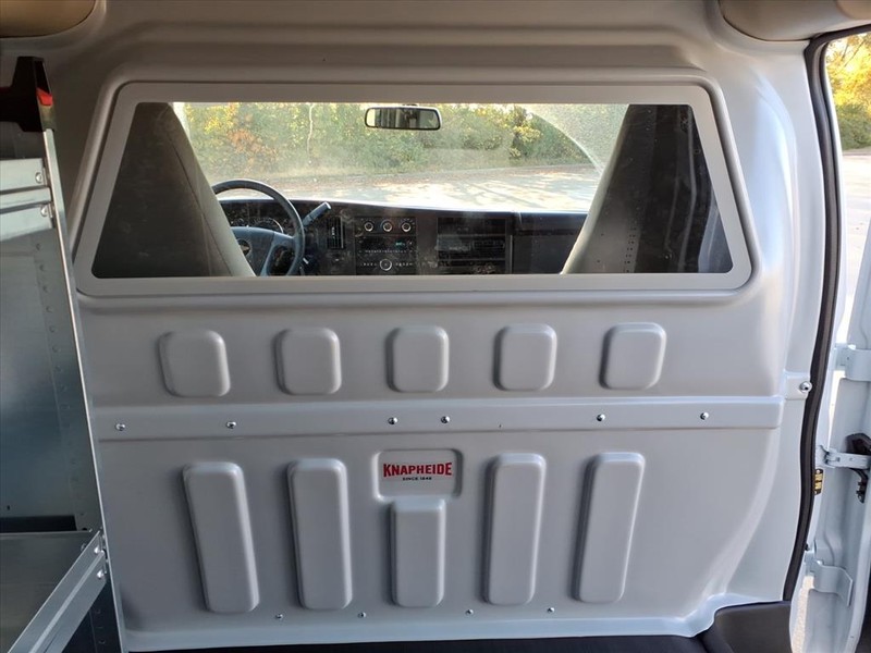 Chevrolet Express Cargo Van Vehicle Full-screen Gallery Image 4