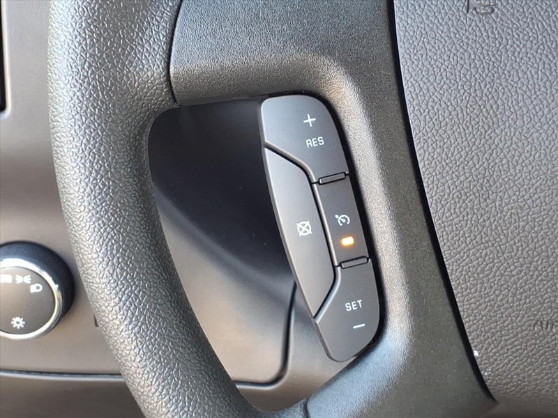 Chevrolet Express Cargo Van Vehicle Full-screen Gallery Image 9