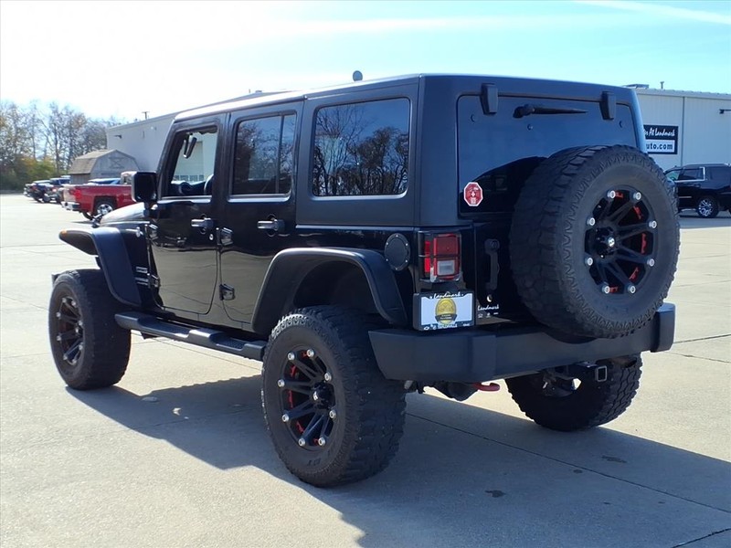 Jeep Wrangler Unlimited Vehicle Full-screen Gallery Image 3