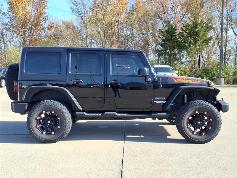 Jeep Wrangler Unlimited Vehicle Full-screen Gallery Image 5