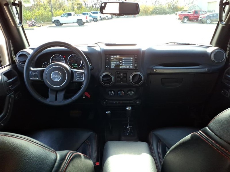 Jeep Wrangler Unlimited Vehicle Full-screen Gallery Image 10