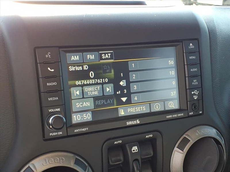 Jeep Wrangler Unlimited Vehicle Full-screen Gallery Image 14