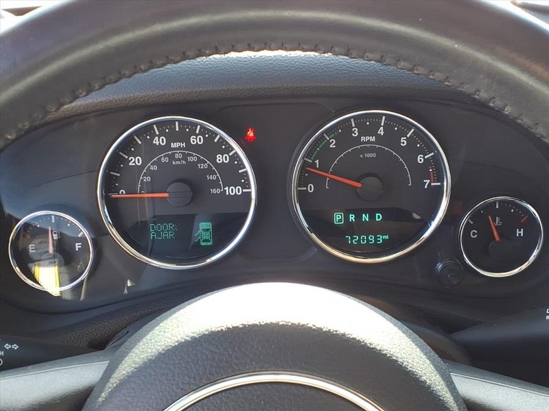 Jeep Wrangler Unlimited Vehicle Full-screen Gallery Image 21