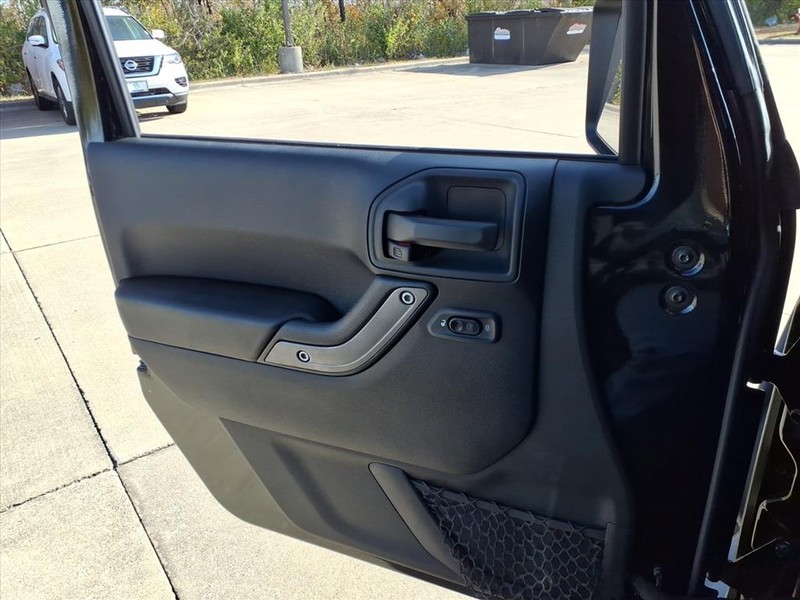Jeep Wrangler Unlimited Vehicle Full-screen Gallery Image 22