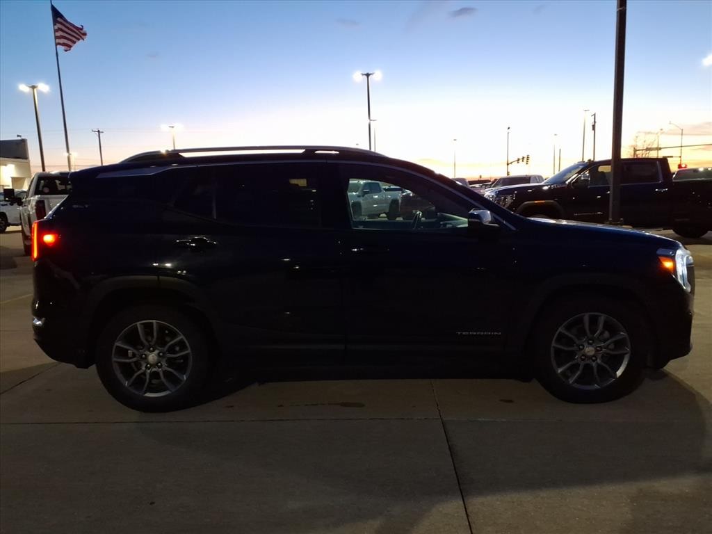 GMC Terrain Vehicle Full-screen Gallery Image 5