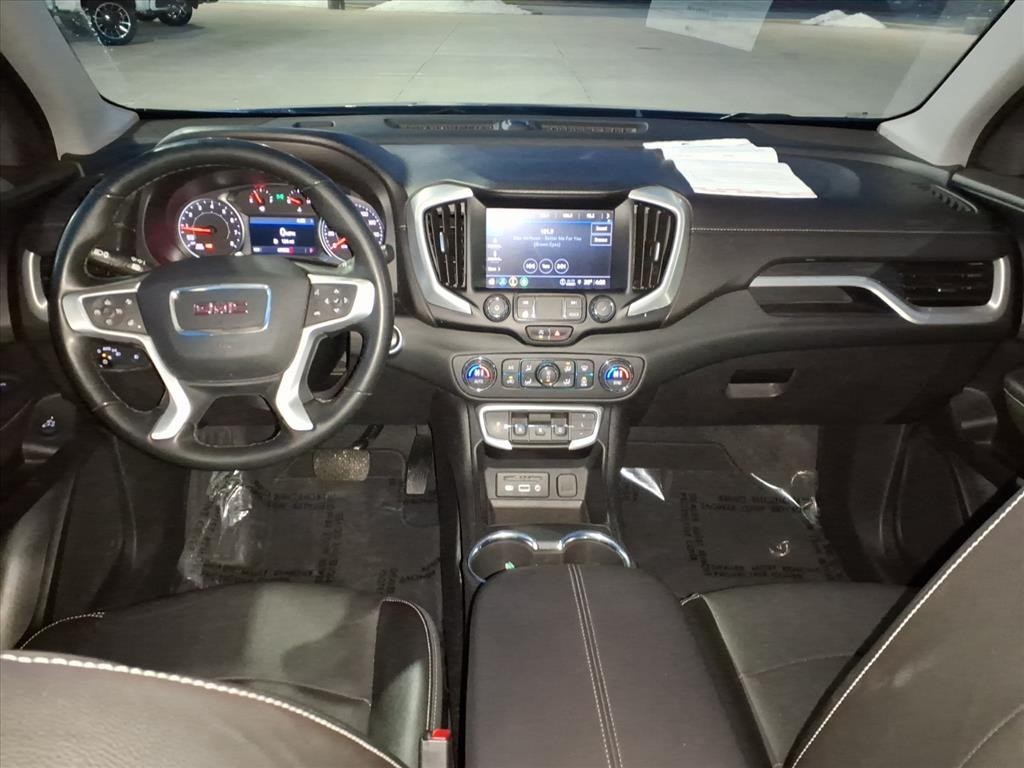 GMC Terrain Vehicle Full-screen Gallery Image 8