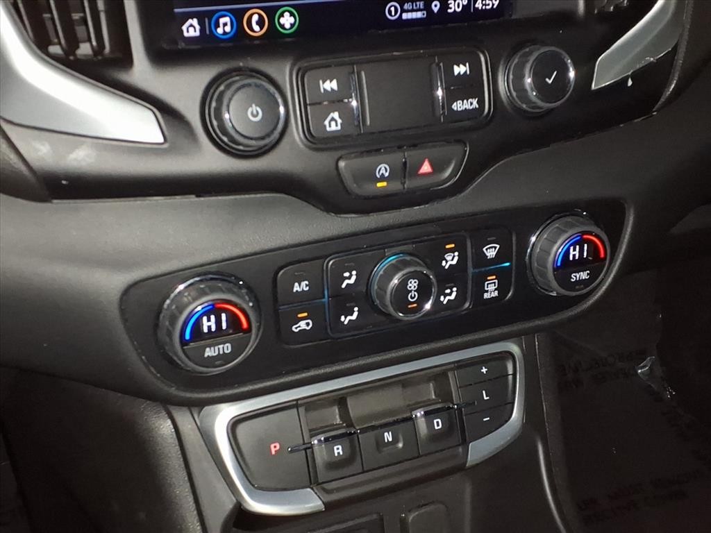 GMC Terrain Vehicle Full-screen Gallery Image 14