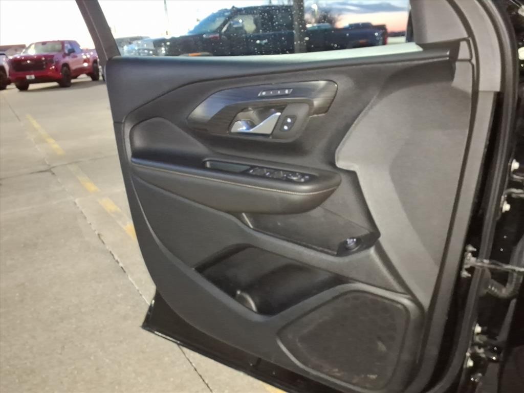 GMC Terrain Vehicle Full-screen Gallery Image 19