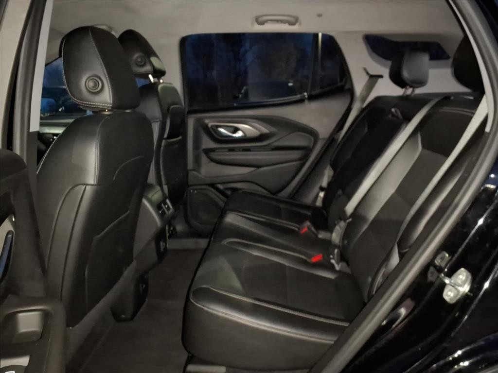 GMC Terrain Vehicle Full-screen Gallery Image 21