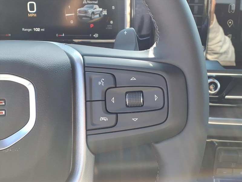 GMC Sierra 1500 Vehicle Full-screen Gallery Image 13