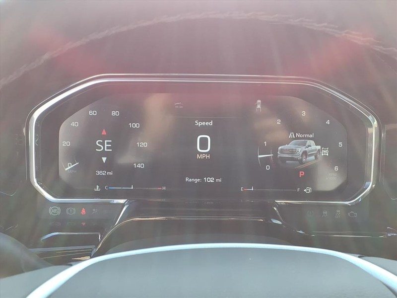 GMC Sierra 1500 Vehicle Full-screen Gallery Image 14