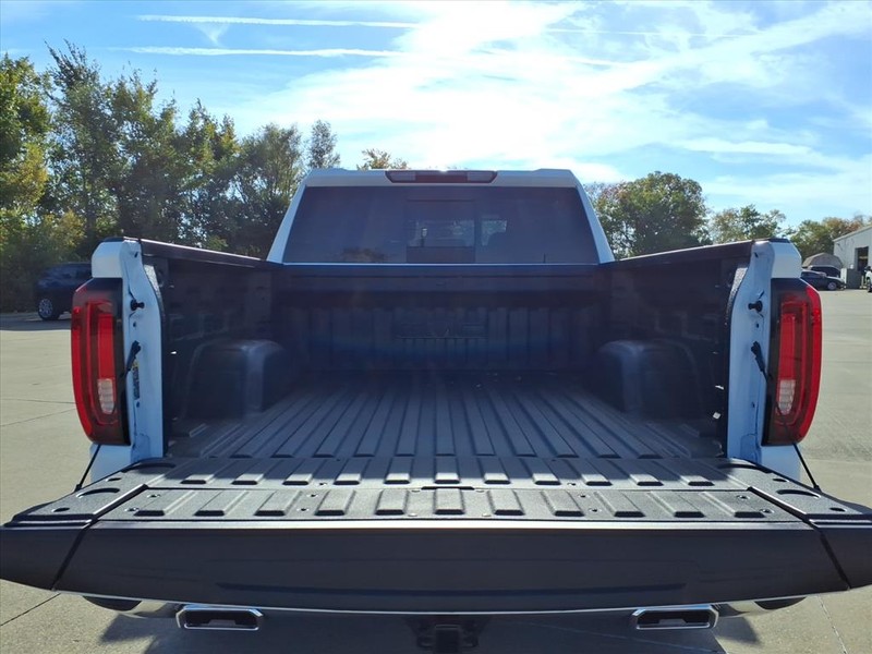 GMC Sierra 1500 Vehicle Full-screen Gallery Image 19
