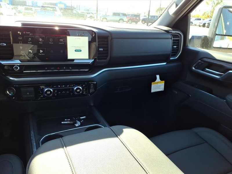 GMC Sierra 2500HD Vehicle Full-screen Gallery Image 6