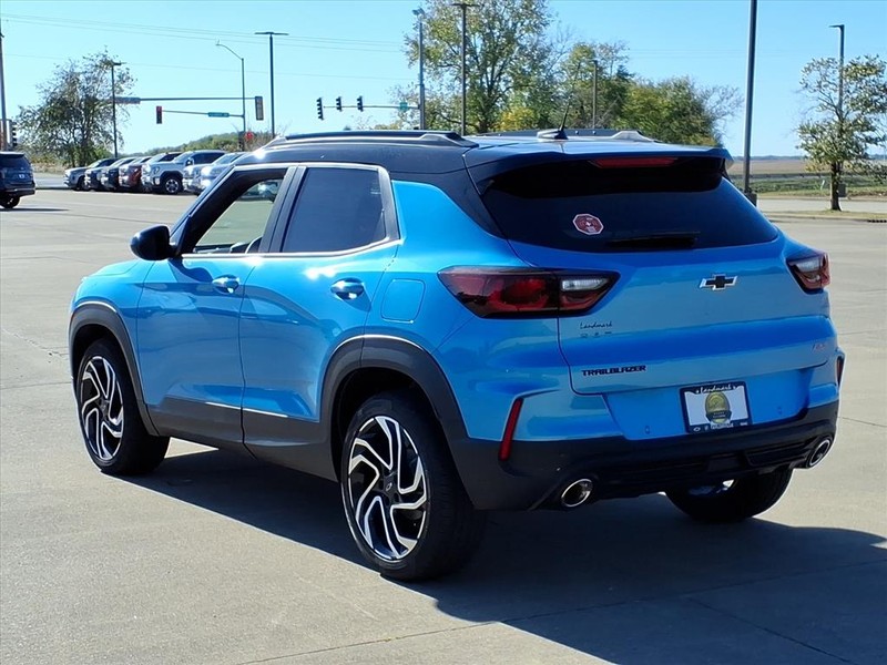 Chevrolet Trailblazer Vehicle Full-screen Gallery Image 3
