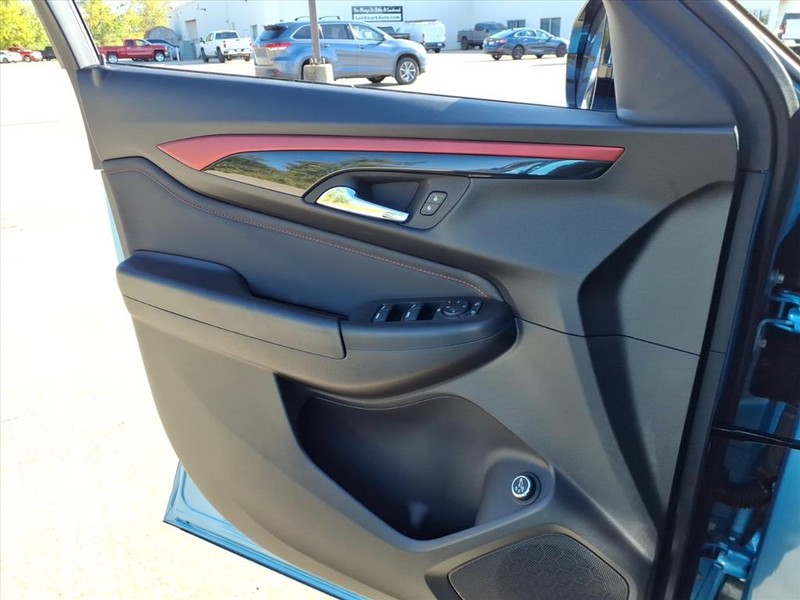 Chevrolet Trailblazer Vehicle Full-screen Gallery Image 15