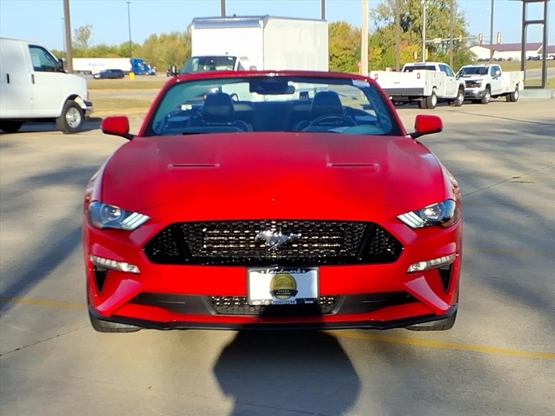 Ford Mustang Vehicle Full-screen Gallery Image 7