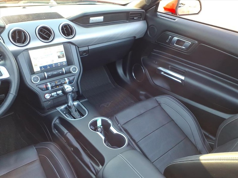 Ford Mustang Vehicle Full-screen Gallery Image 10