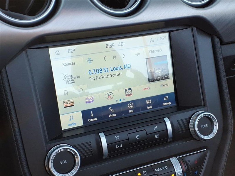 Ford Mustang Vehicle Full-screen Gallery Image 12