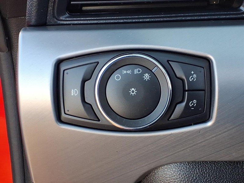 Ford Mustang Vehicle Full-screen Gallery Image 19