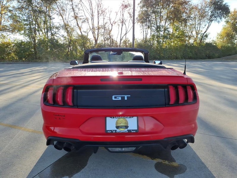 Ford Mustang Vehicle Full-screen Gallery Image 24