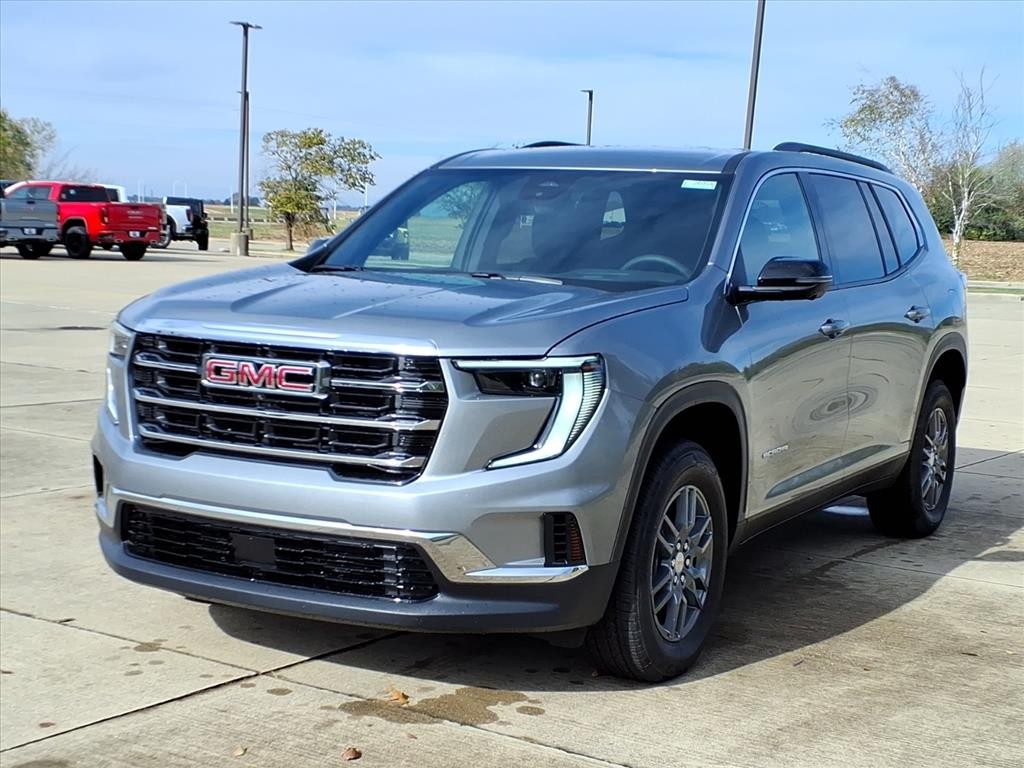 GMC Acadia Vehicle Full-screen Gallery Image 2