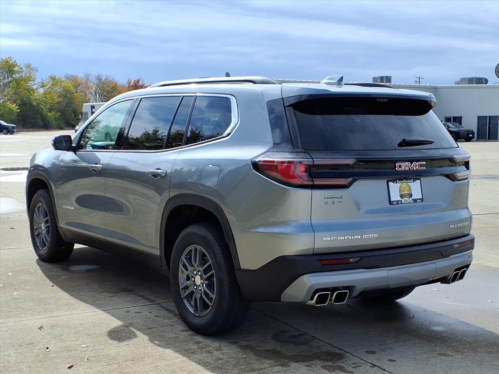 GMC Acadia Vehicle Full-screen Gallery Image 3
