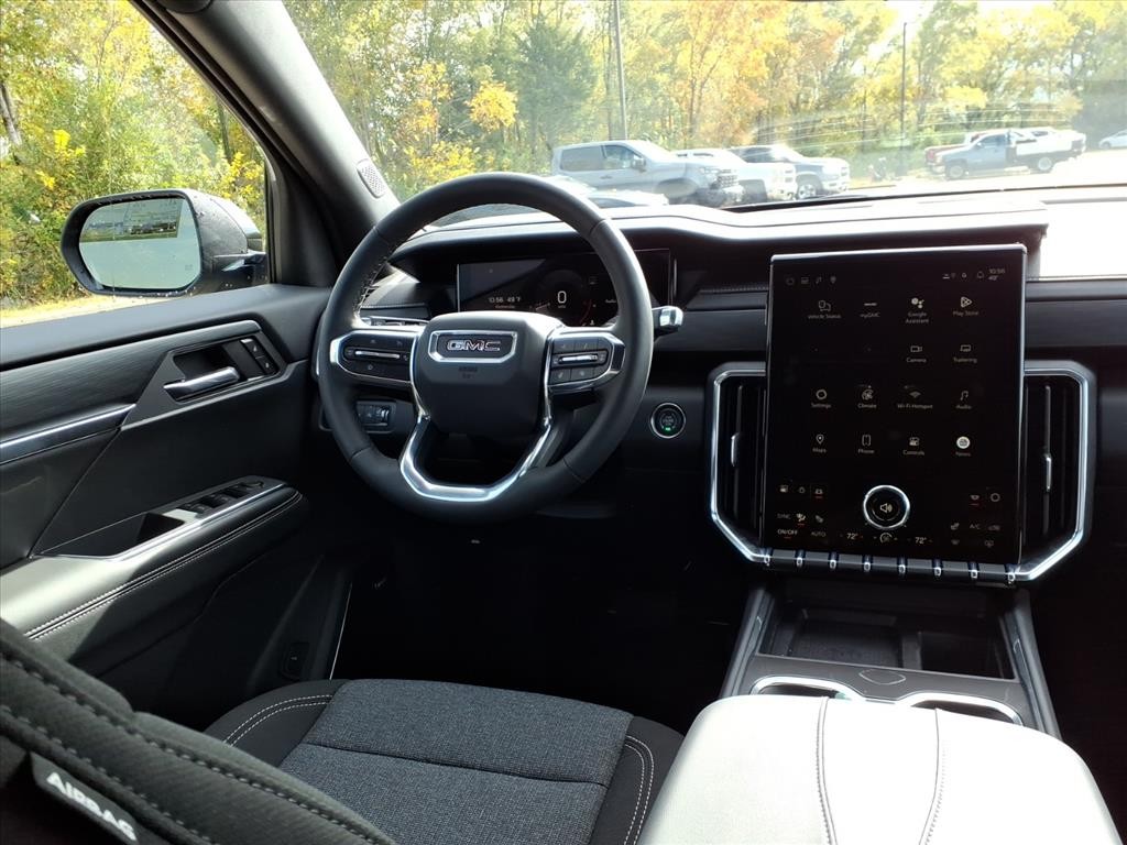 GMC Acadia Vehicle Full-screen Gallery Image 7