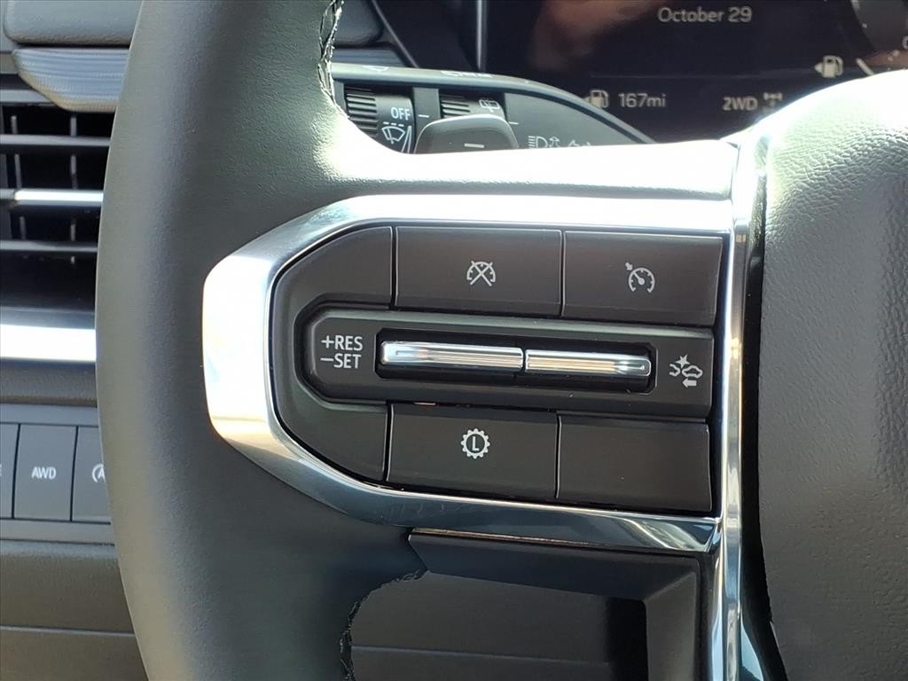 GMC Acadia Vehicle Full-screen Gallery Image 11