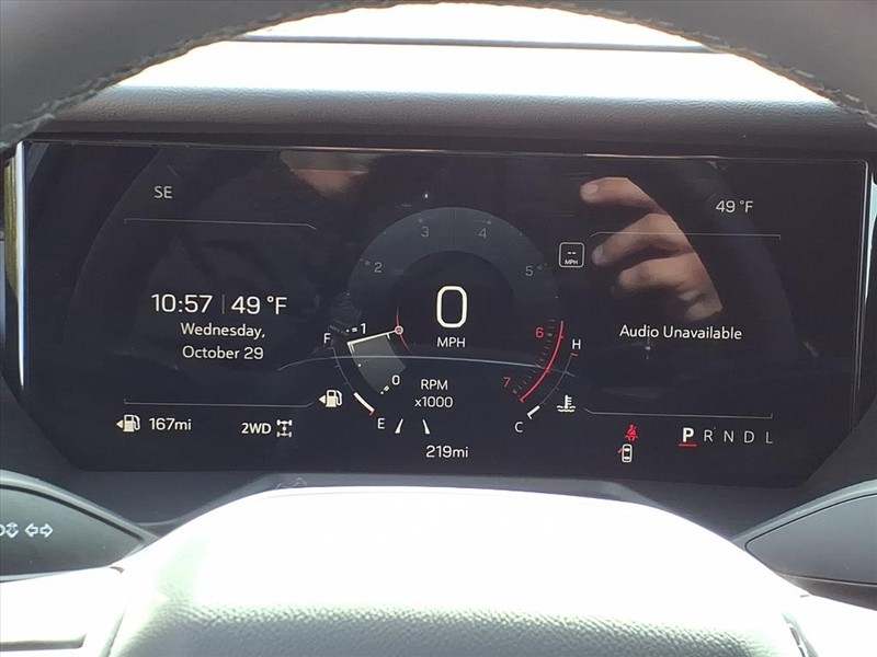 GMC Acadia Vehicle Full-screen Gallery Image 13