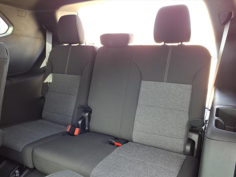 GMC Acadia Vehicle Full-screen Gallery Image 17