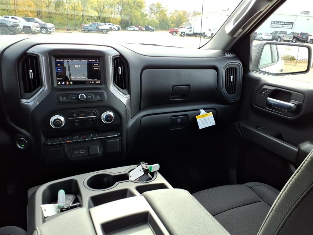 GMC Sierra 1500 Vehicle Full-screen Gallery Image 6