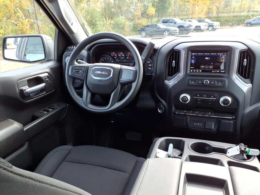 GMC Sierra 1500 Vehicle Full-screen Gallery Image 7