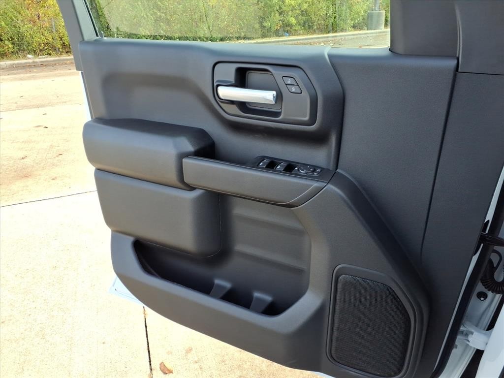 GMC Sierra 1500 Vehicle Full-screen Gallery Image 14