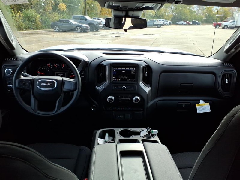 GMC Sierra 1500 Vehicle Full-screen Gallery Image 4