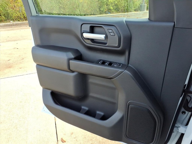 GMC Sierra 1500 Vehicle Full-screen Gallery Image 14