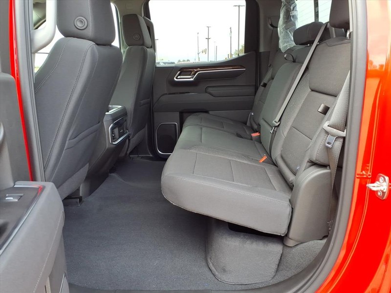 GMC Sierra 1500 Vehicle Full-screen Gallery Image 18