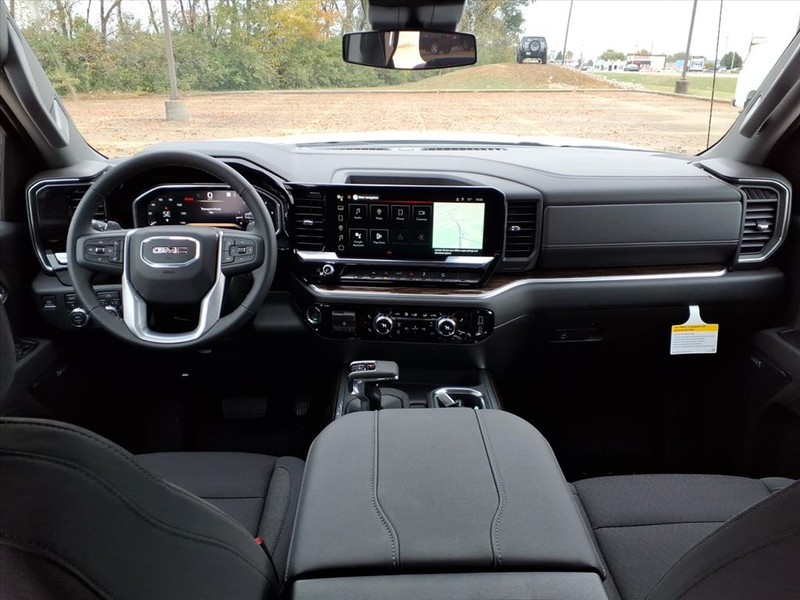 GMC Sierra 1500 Vehicle Full-screen Gallery Image 4