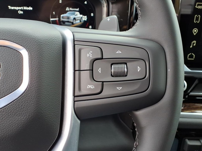 GMC Sierra 1500 Vehicle Full-screen Gallery Image 13