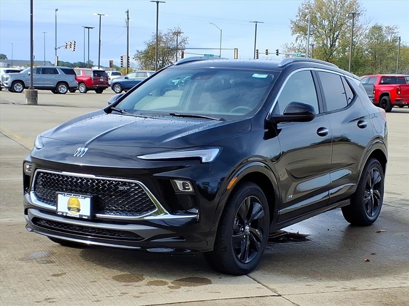 Buick Encore GX Vehicle Full-screen Gallery Image 2