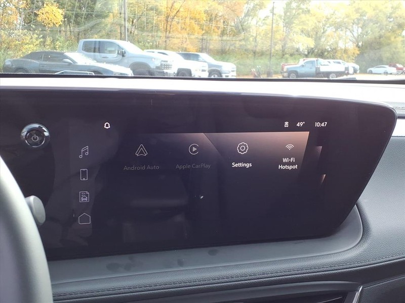 Buick Encore GX Vehicle Full-screen Gallery Image 8