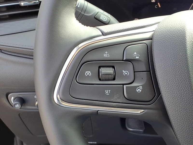 Buick Encore GX Vehicle Full-screen Gallery Image 12