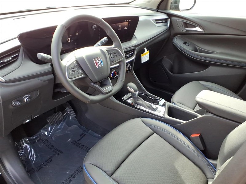 Buick Encore GX Vehicle Full-screen Gallery Image 16