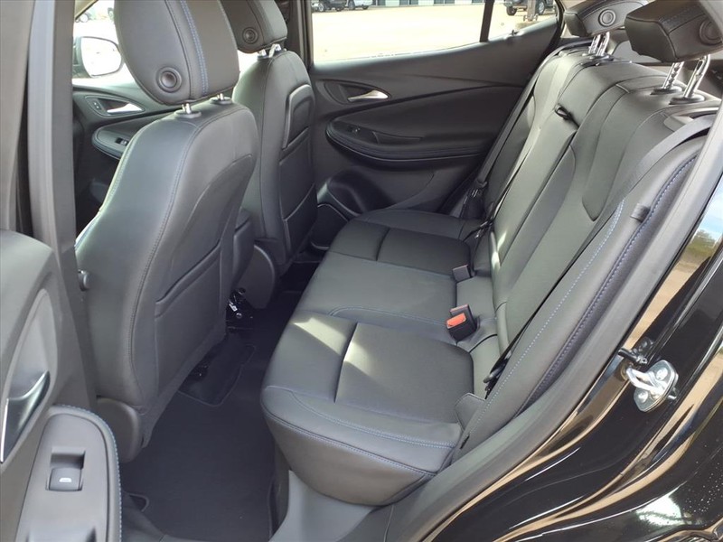 Buick Encore GX Vehicle Full-screen Gallery Image 17