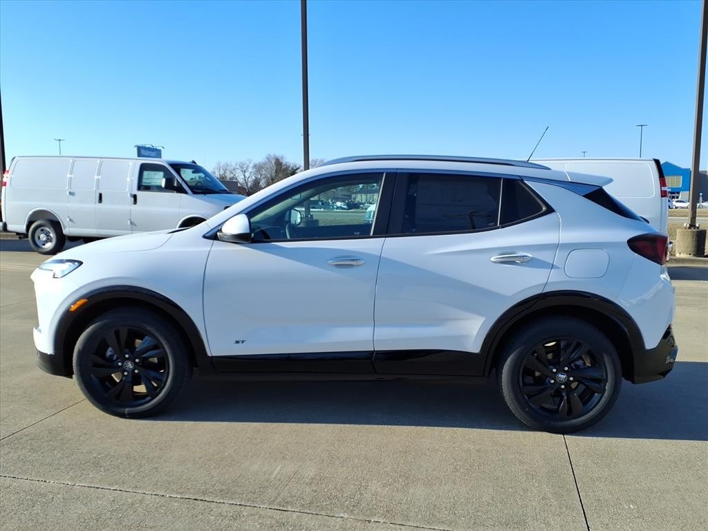 Buick Encore GX Vehicle Full-screen Gallery Image 2